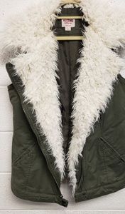 Sleeveless, fake fur, vest